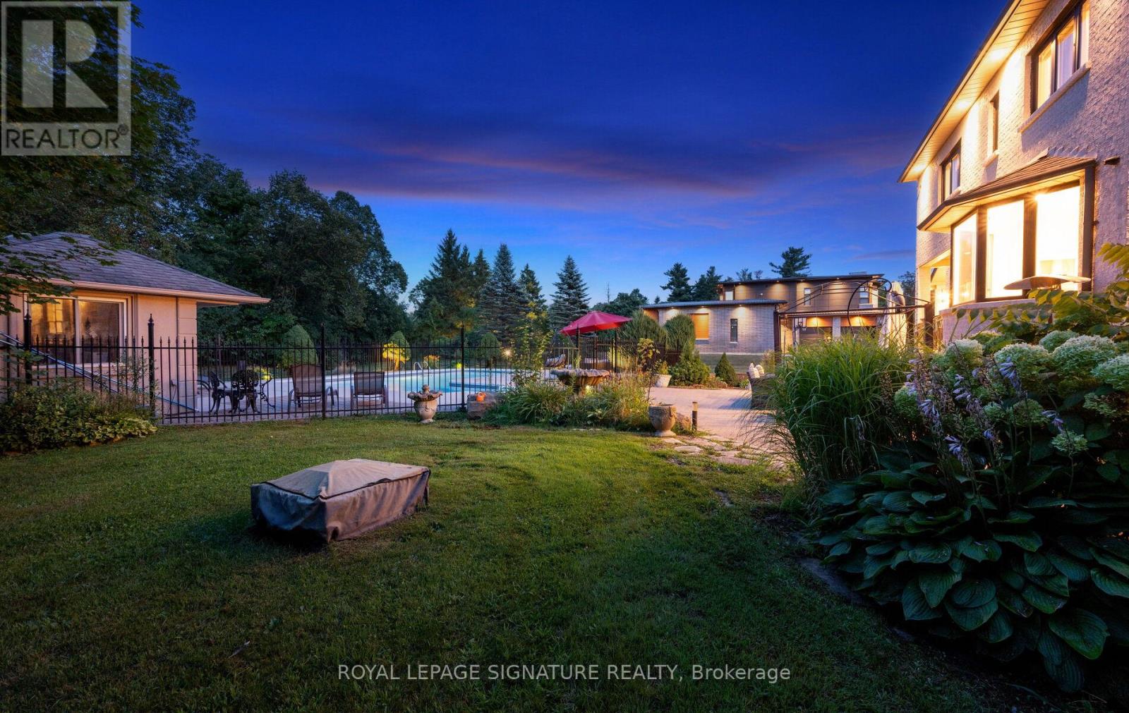 Photo 37 of 75 Rachelle Court, Vaughan ON