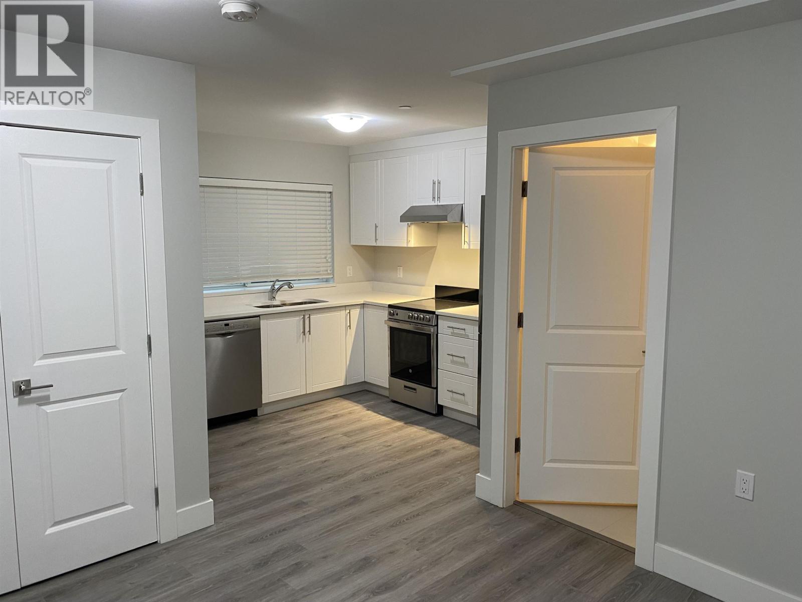 Photo 3 of 3345 Parker Street, Vancouver BC