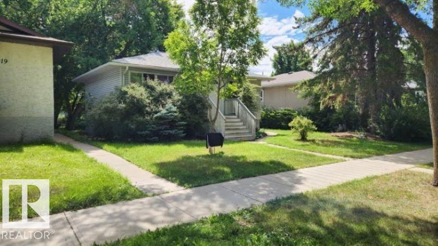 Photo 2 of 10915 122 St Nw, Edmonton AB