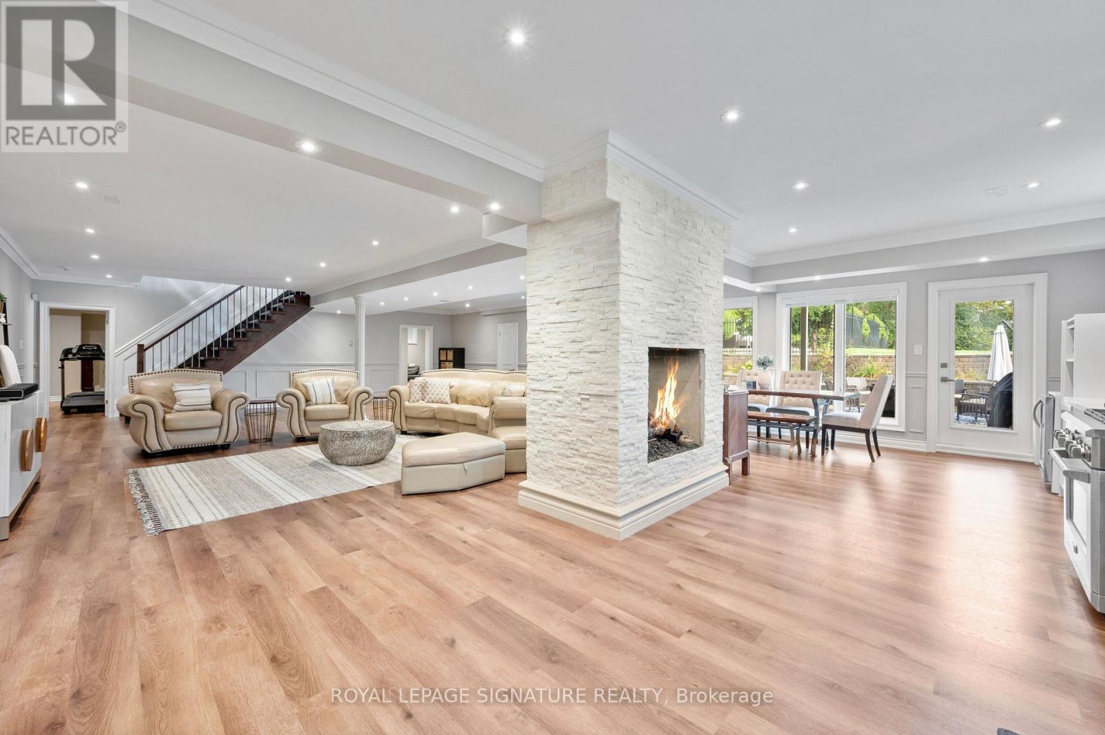 Photo 7 of 75 Rachelle Court, Vaughan ON