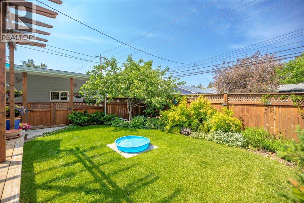 Single Family House 4 Level for Sale in   Street SW Westgate Calgary 