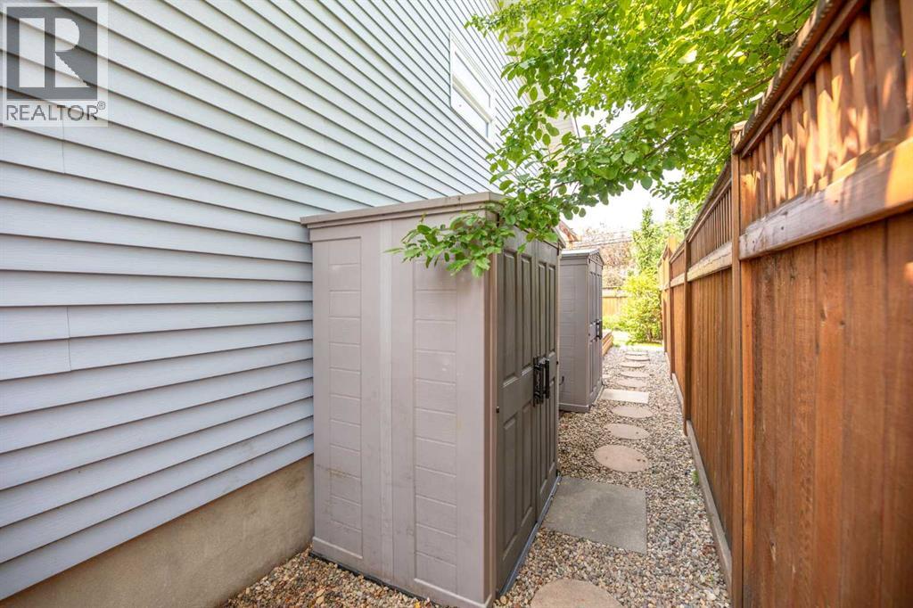 Single Family House 4 Level for Sale in   Street SW Westgate Calgary 