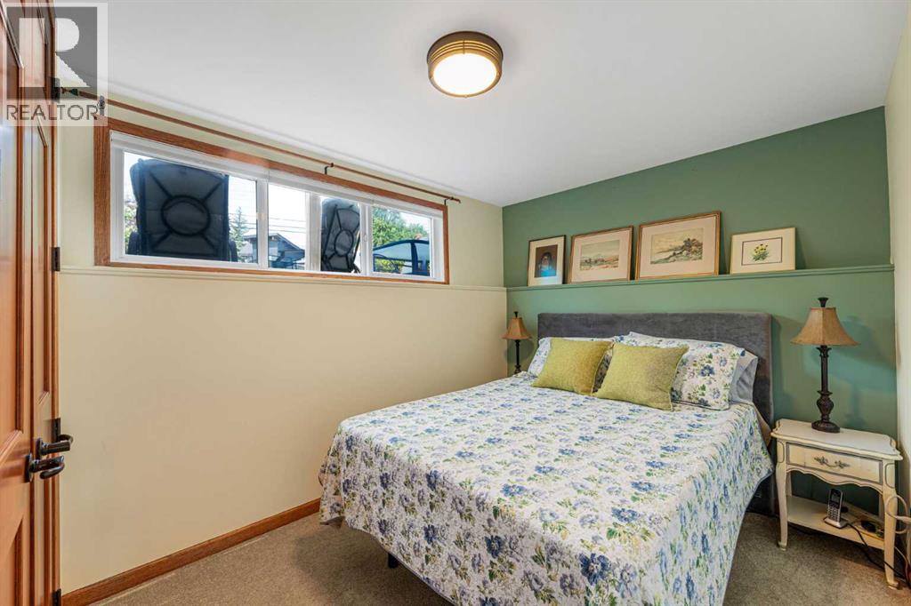Single Family House 4 Level for Sale in   Street SW Westgate Calgary 