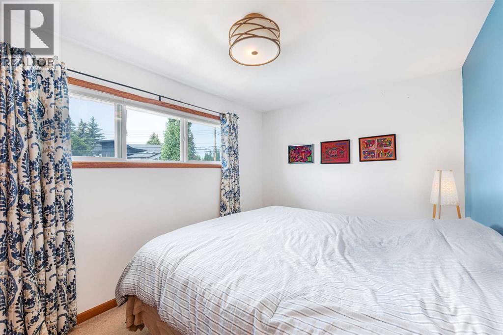 Single Family House 4 Level for Sale in   Street SW Westgate Calgary 
