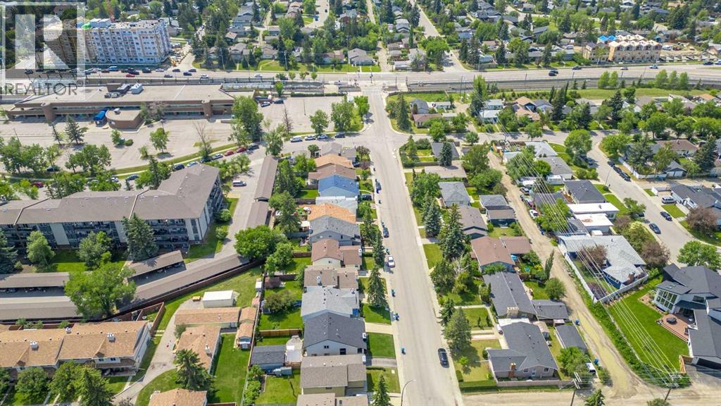 Single Family House 4 Level for Sale in   Street SW Westgate Calgary 