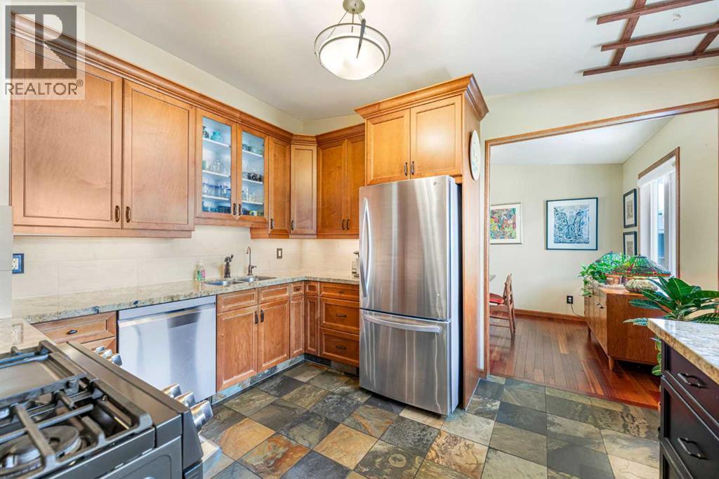 Single Family House 4 Level for Sale in   Street SW Westgate Calgary 