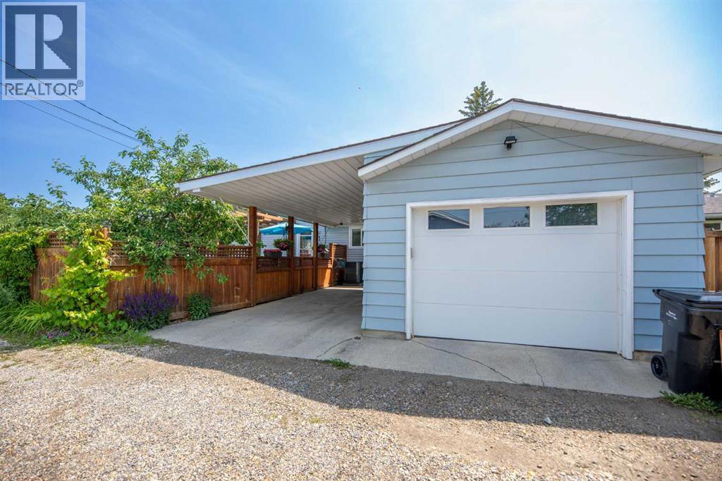Single Family House 4 Level for Sale in   Street SW Westgate Calgary 