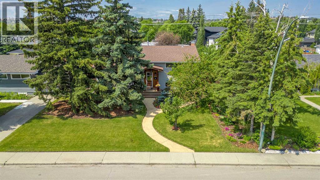 Single Family House 4 Level for Sale in   Street SW Westgate Calgary 