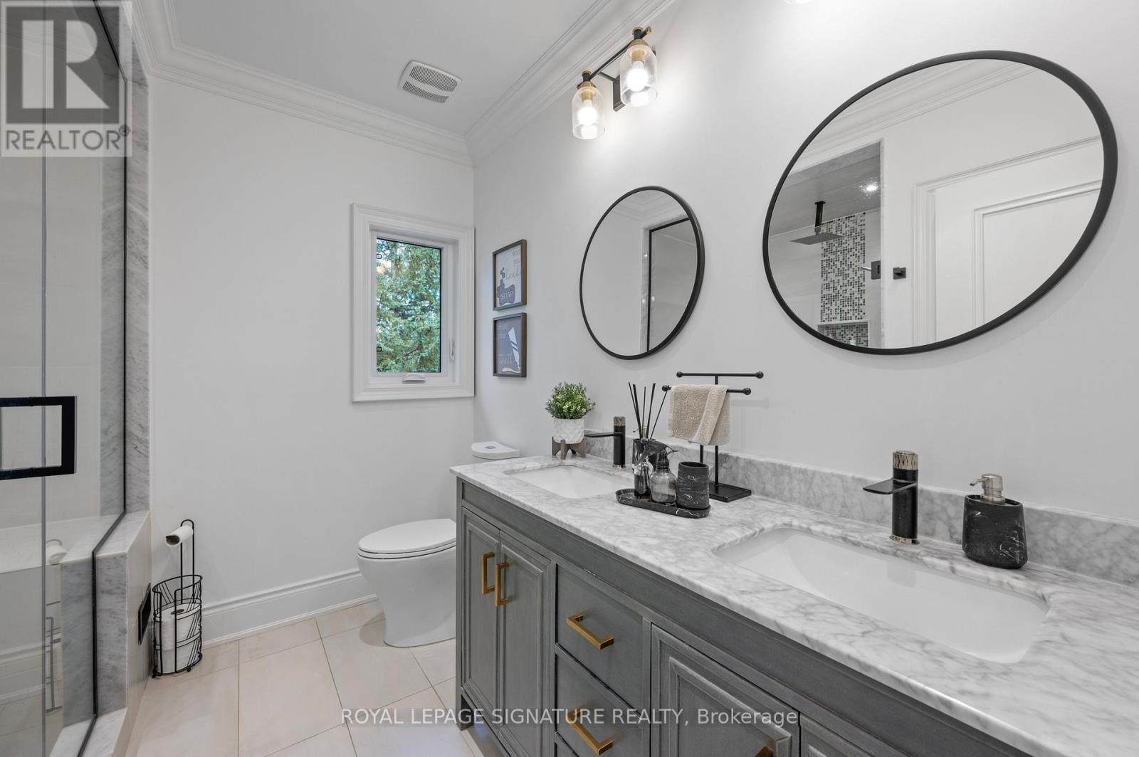 Photo 23 of 75 Rachelle Court, Vaughan ON