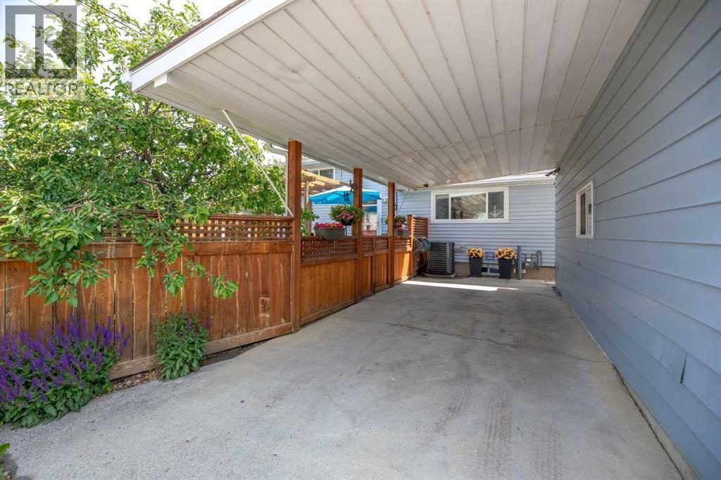 Single Family House 4 Level for Sale in   Street SW Westgate Calgary 