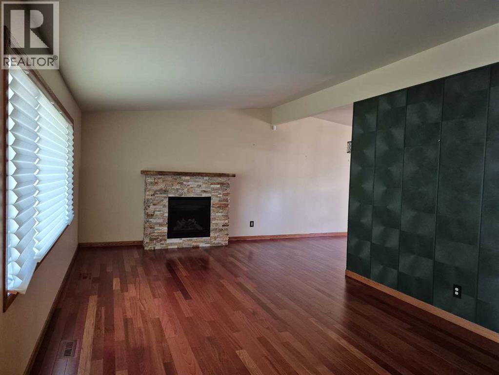 Single Family House 4 Level for Sale in   Street SW Westgate Calgary 