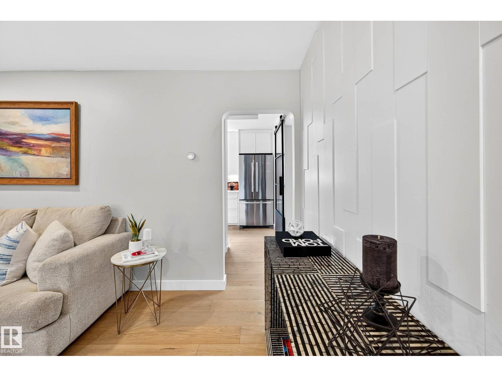 Photo 10 of 10507 69 Av Nw, Edmonton AB