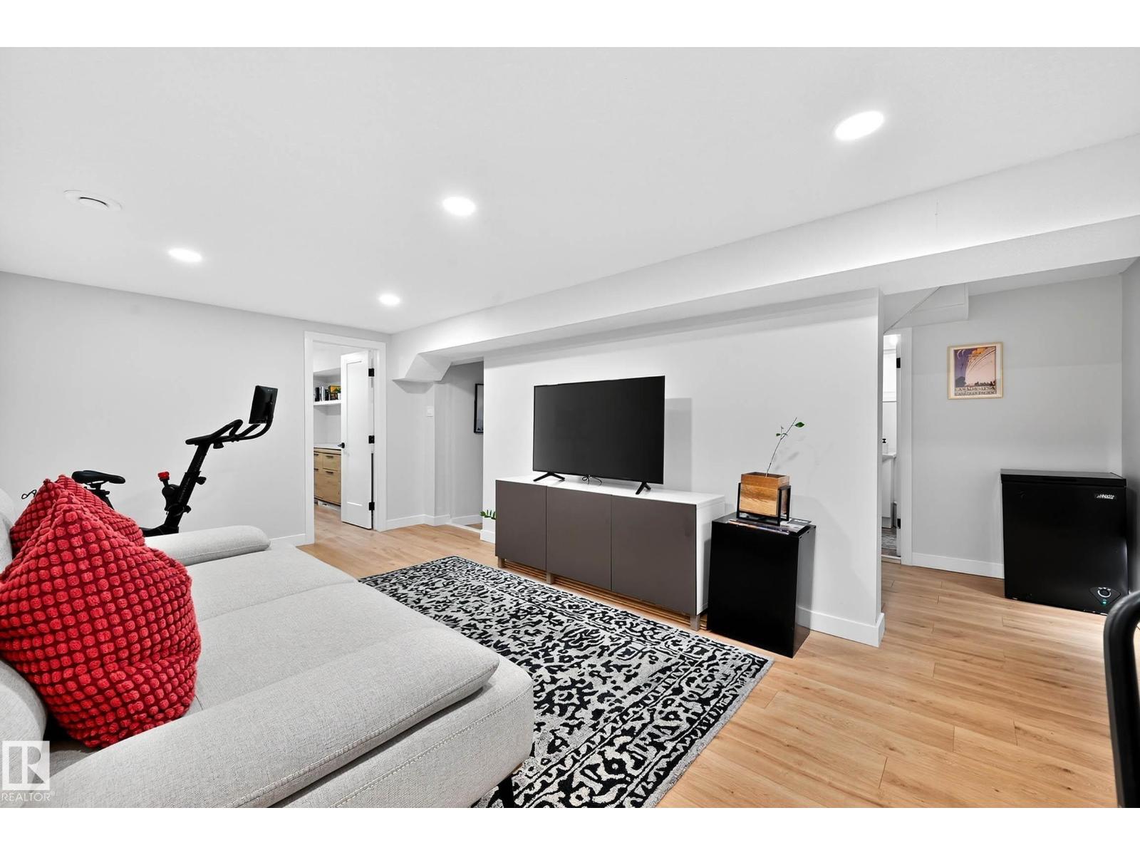 Photo 34 of 10507 69 Av Nw, Edmonton AB