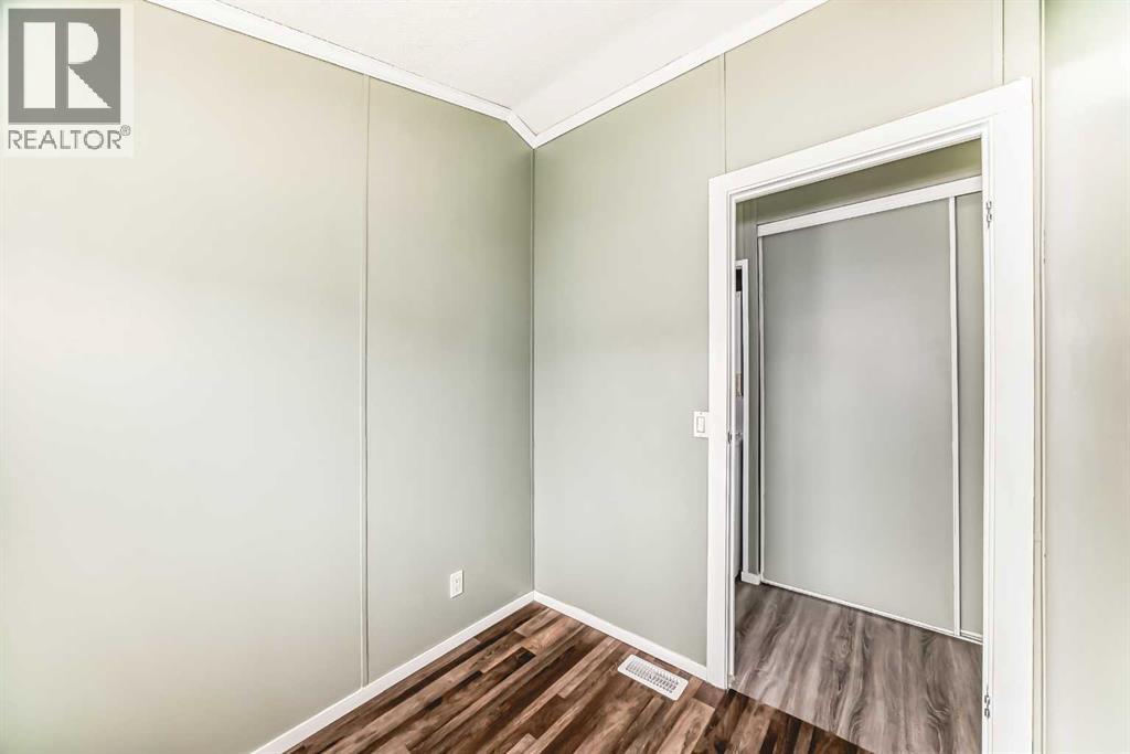 Photo 9 of 507 3223 83 Street Nw, Calgary AB
