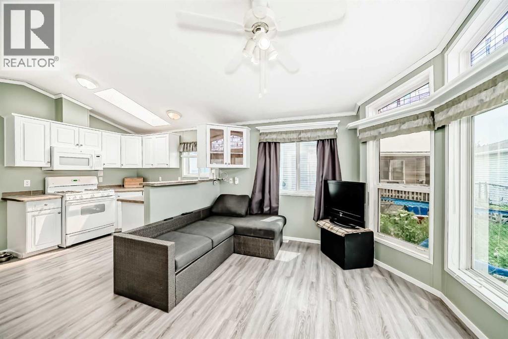Photo 5 of 507 3223 83 Street Nw, Calgary AB