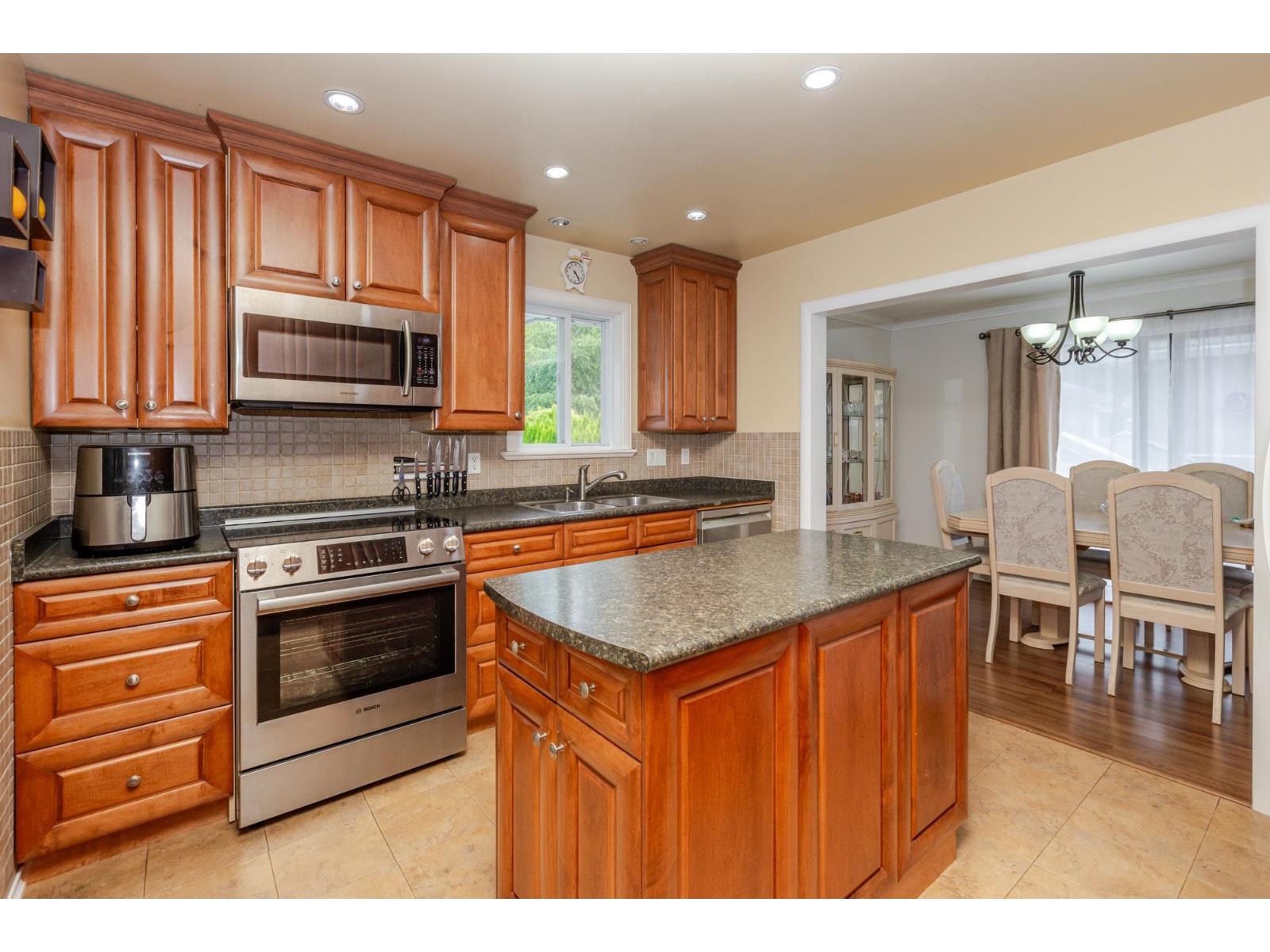 Photo 17 of 12069 97 Avenue, Surrey BC