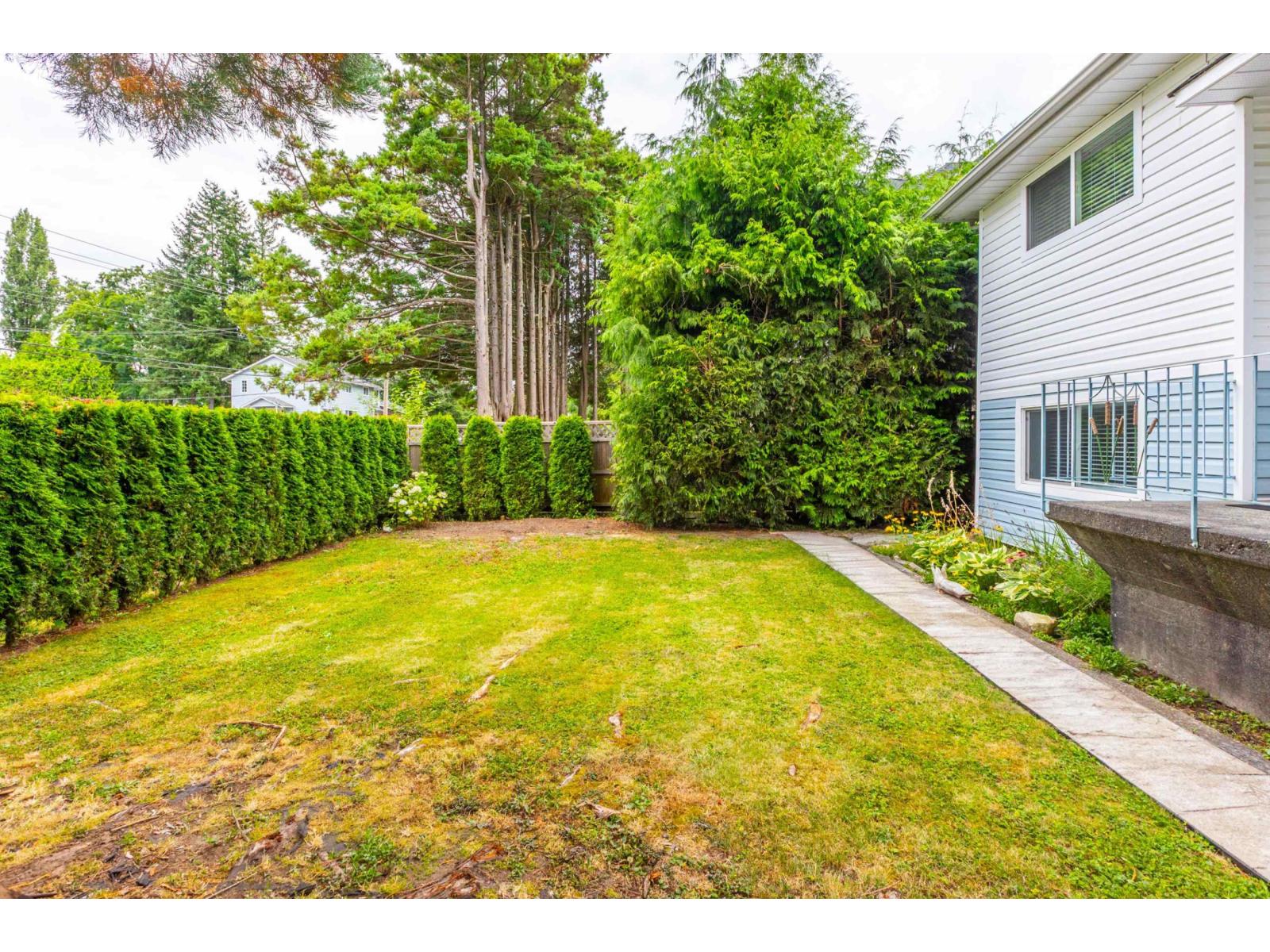 Photo 7 of 12069 97 Avenue, Surrey BC