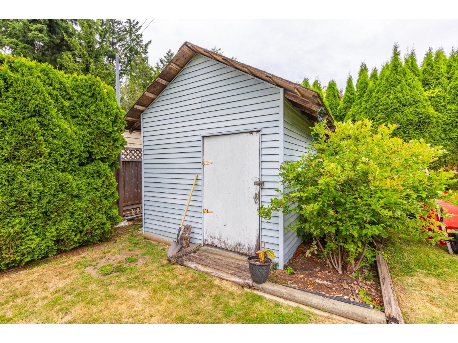 Photo 9 of 12069 97 Avenue, Surrey BC