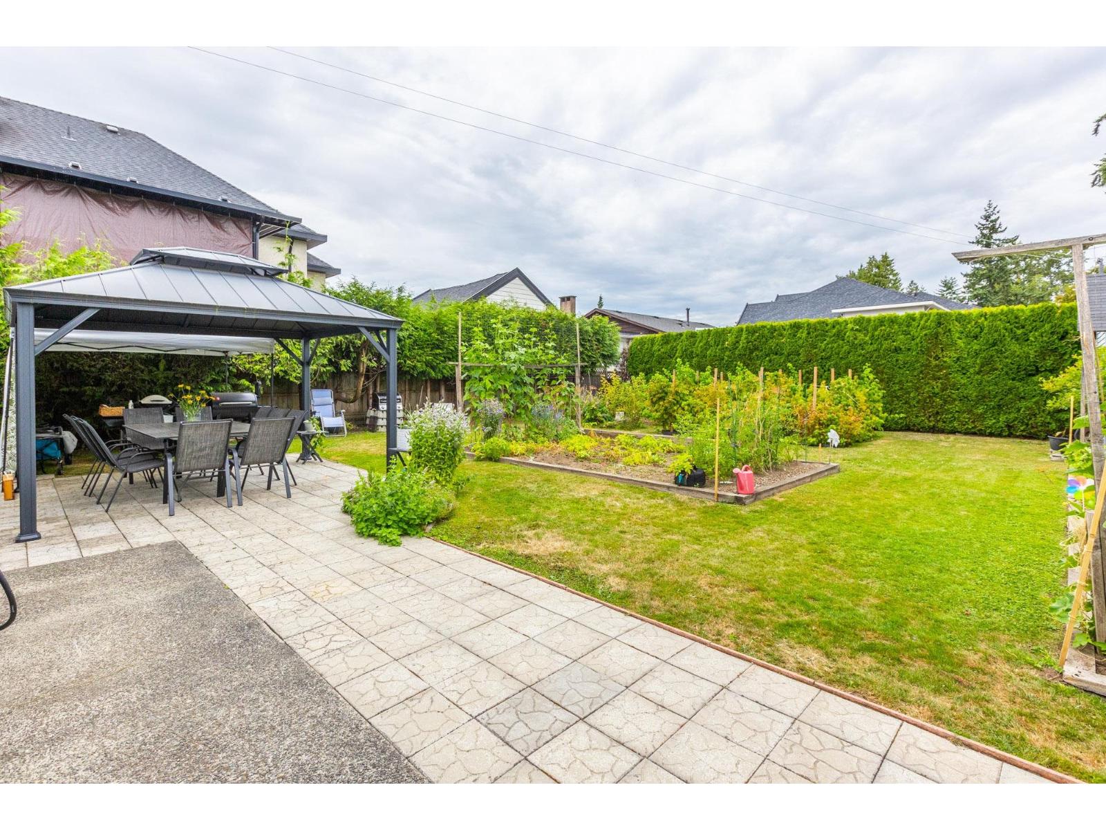 Photo 11 of 12069 97 Avenue, Surrey BC