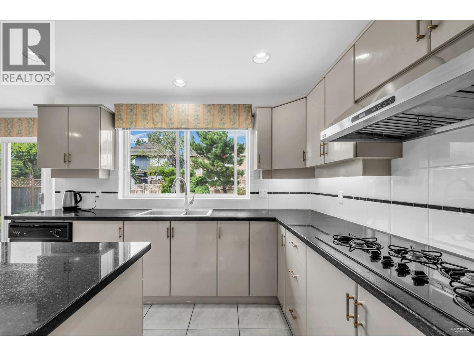 Photo 13 of 12631 Cameron Drive, Richmond BC