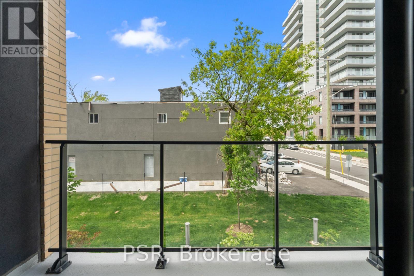 Photo 37 of 110 200 Deerfield Road, Newmarket ON