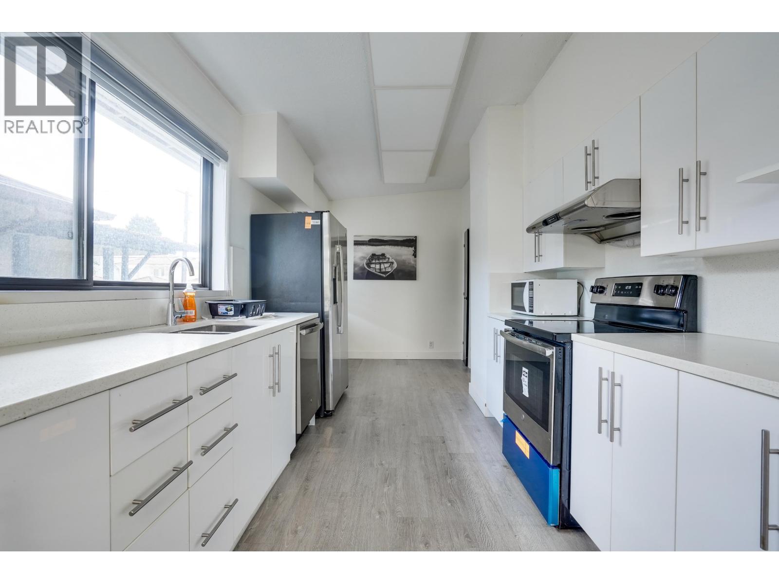 Photo 9 of 1726 Penticton Street, Vancouver BC