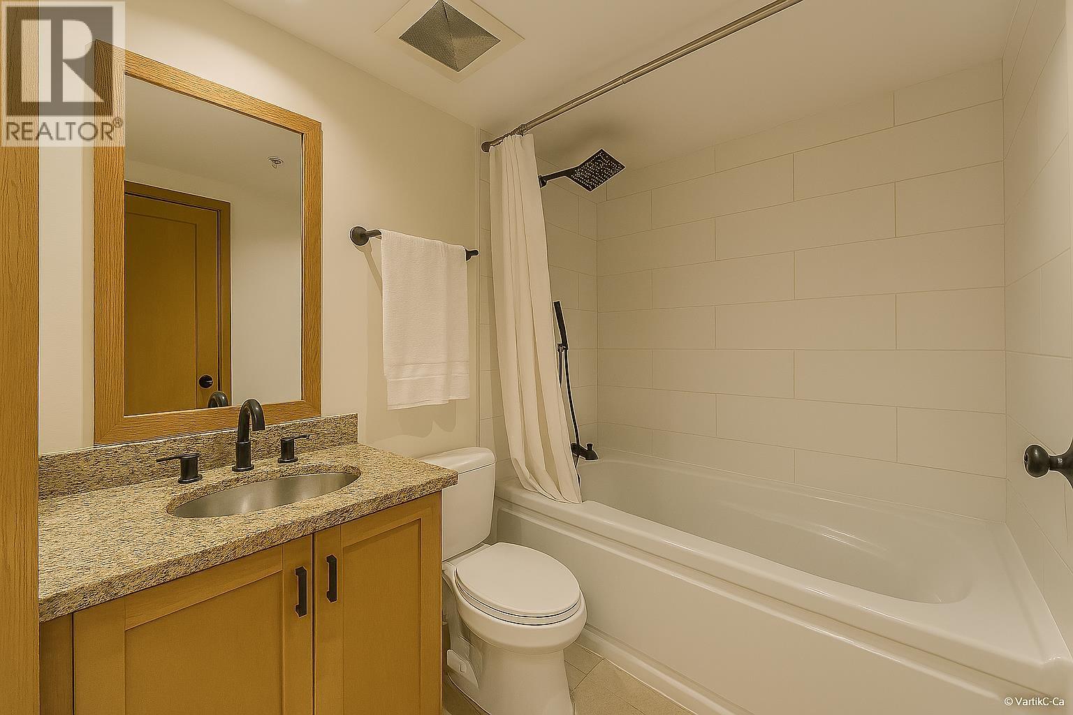 Photo 8 of 402 10 Renaissance Square, New Westminster BC