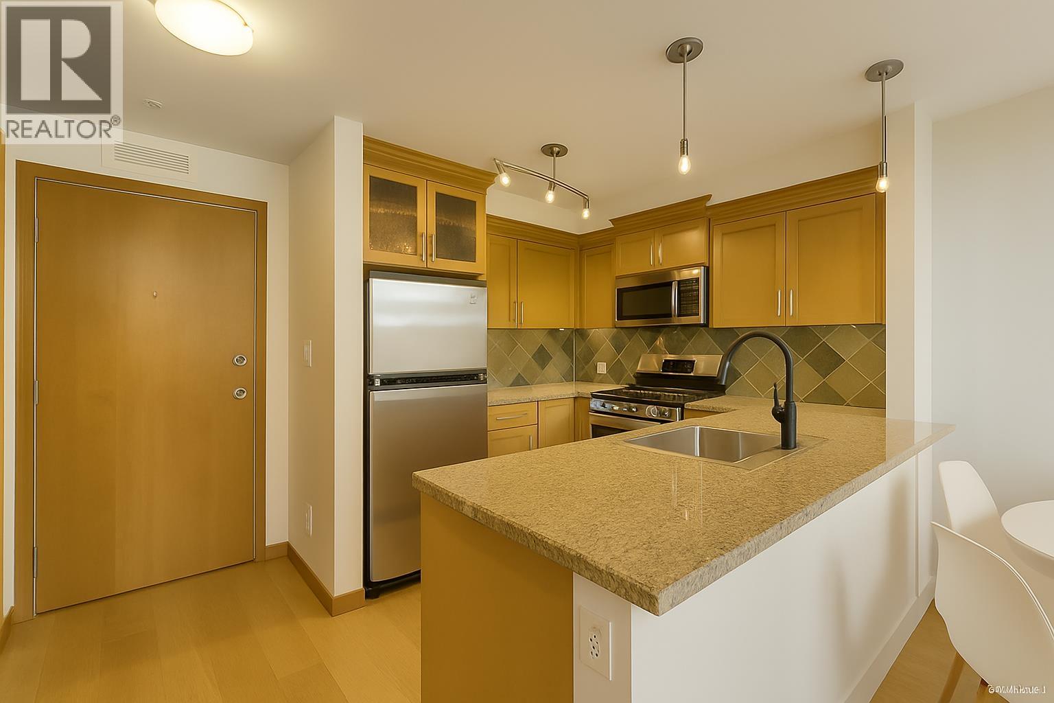 Photo 5 of 402 10 Renaissance Square, New Westminster BC