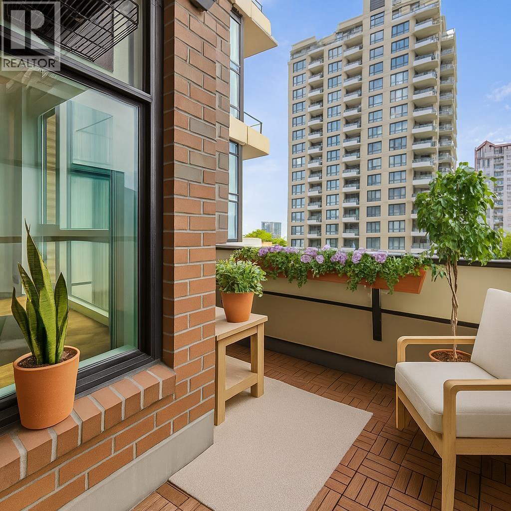 Photo 11 of 402 10 Renaissance Square, New Westminster BC