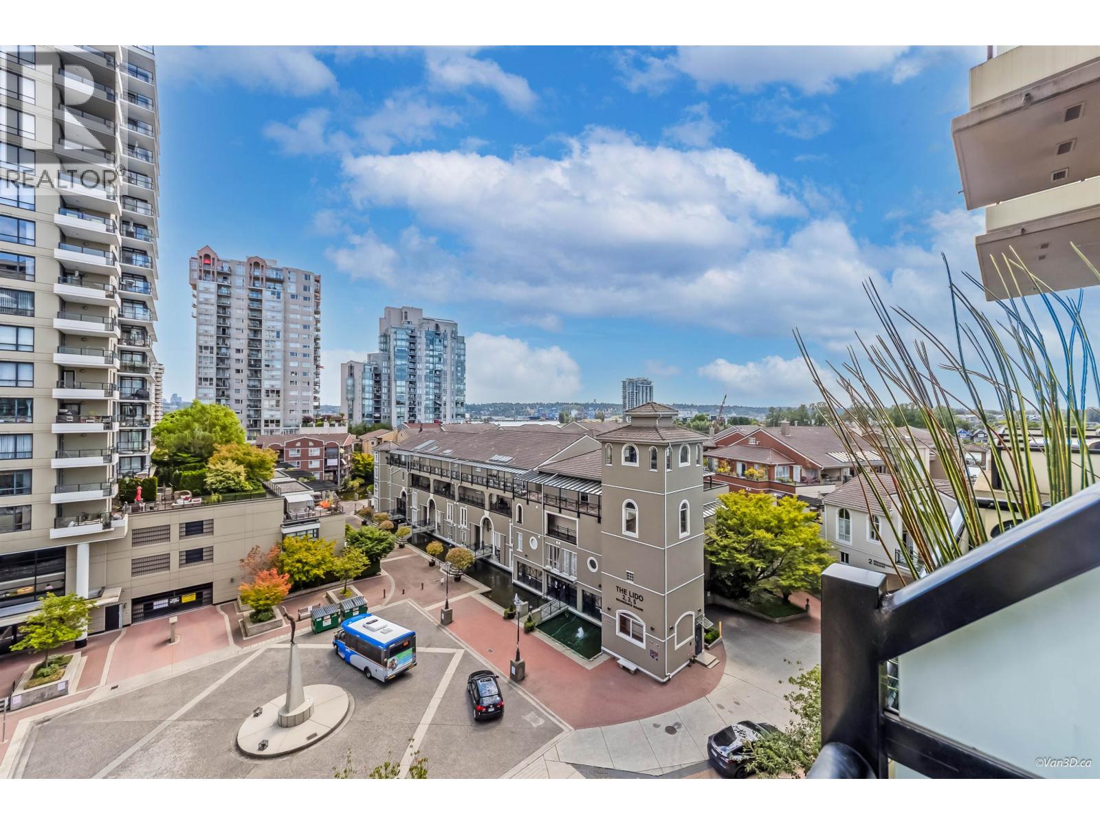 Photo 12 of 402 10 Renaissance Square, New Westminster BC
