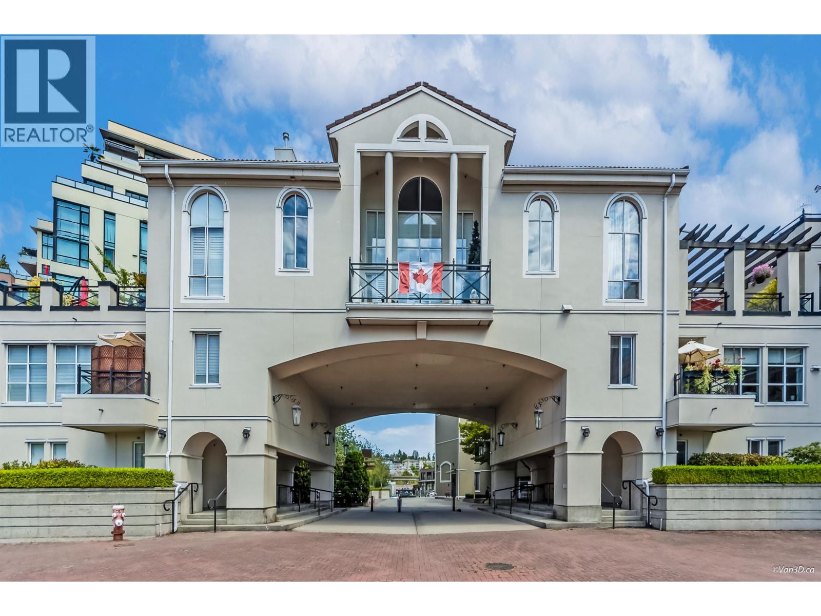 Photo 25 of 402 10 Renaissance Square, New Westminster BC