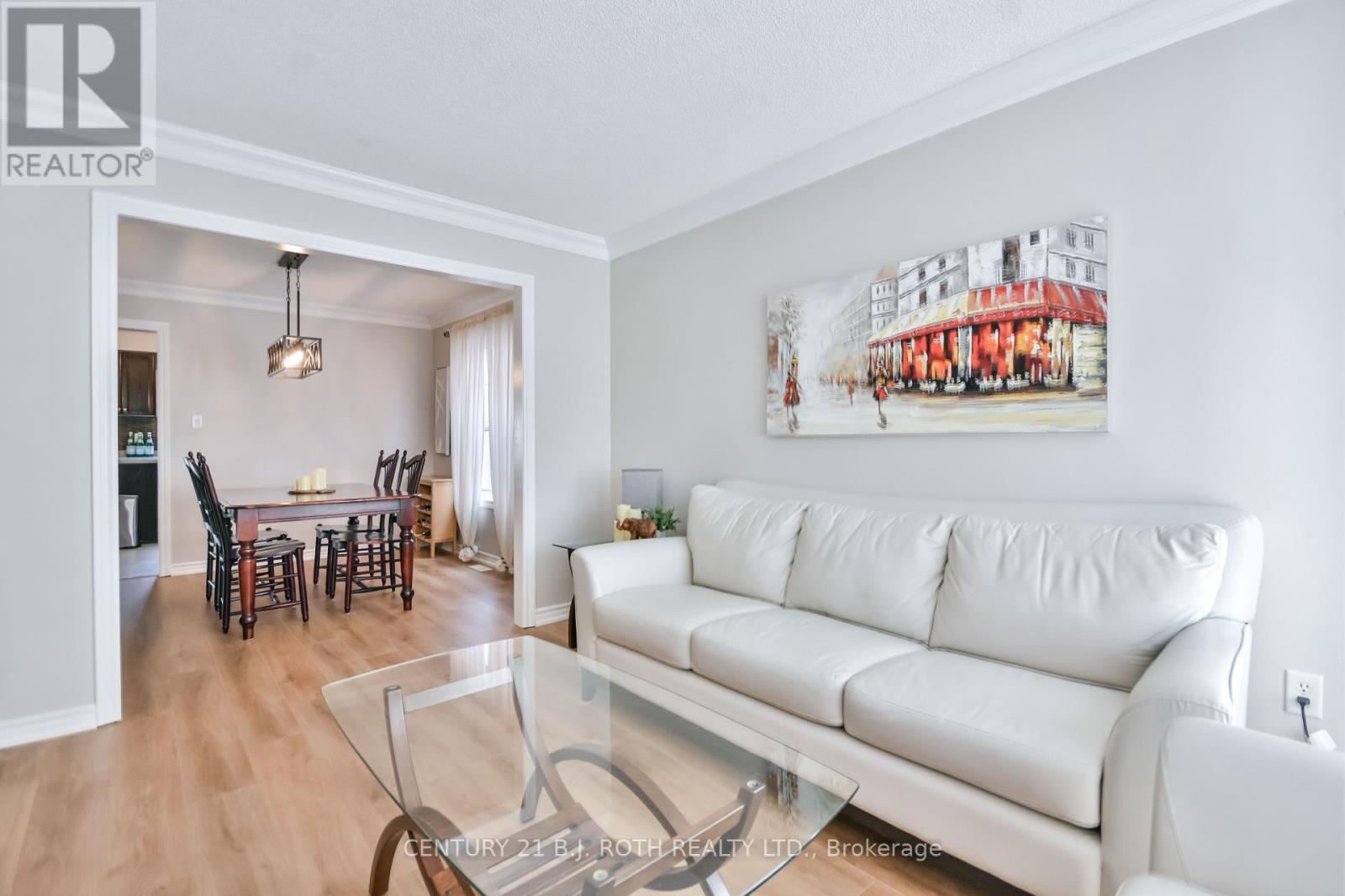 Photo 6 of 28 Shaina Court, Barrie ON