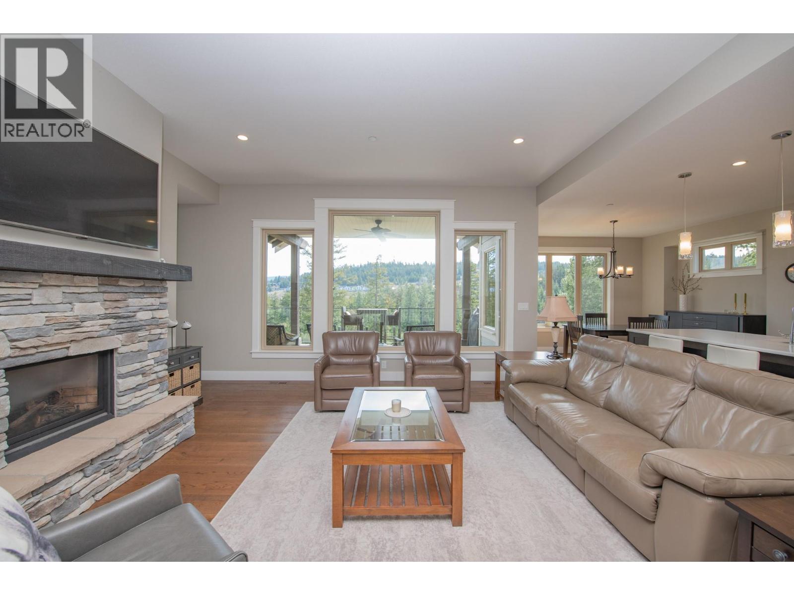 Photo 6 of 433 Longspoon Place, Vernon BC