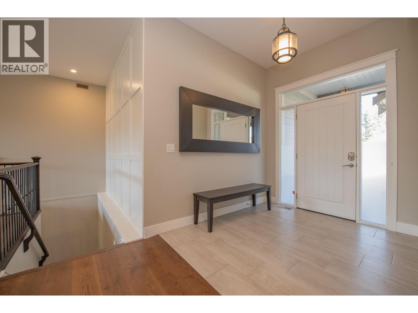 Photo 2 of 433 Longspoon Place, Vernon BC