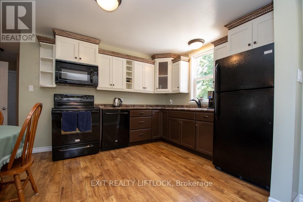 Photo 6 of 26 Victoria Avenue, Peterborough North ON
