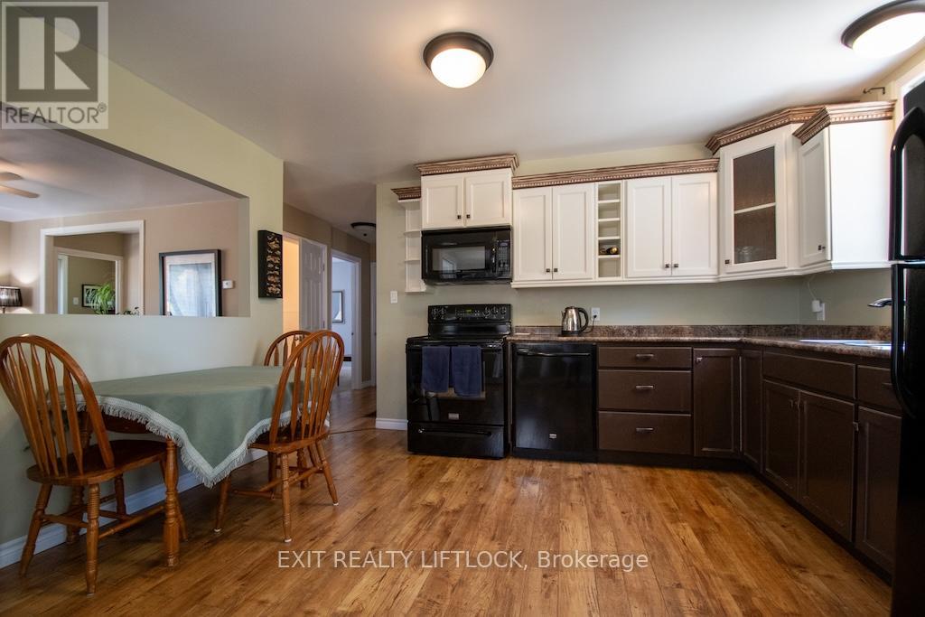 Photo 27 of 26 Victoria Avenue, Peterborough North ON