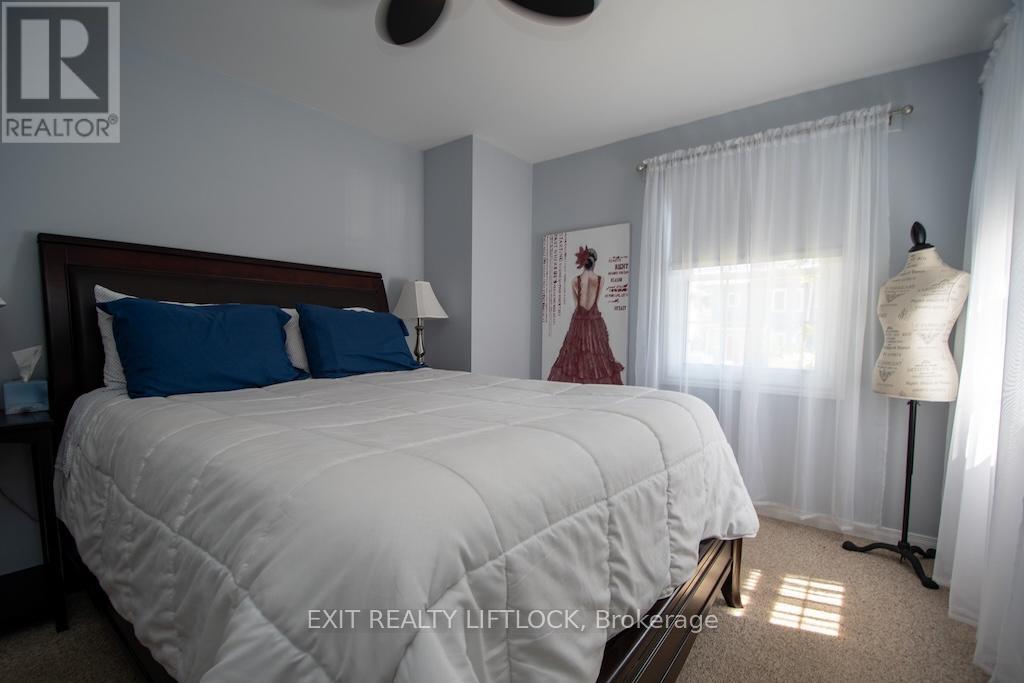 Photo 11 of 26 Victoria Avenue, Peterborough North ON
