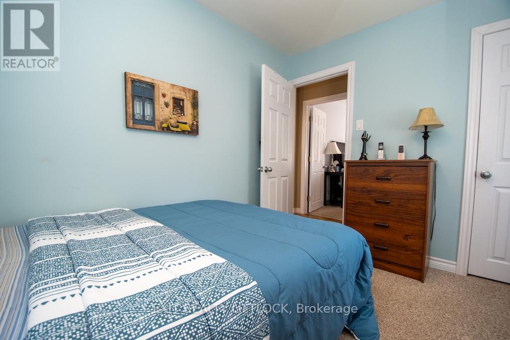 Photo 2 of 26 Victoria Avenue, Peterborough North ON