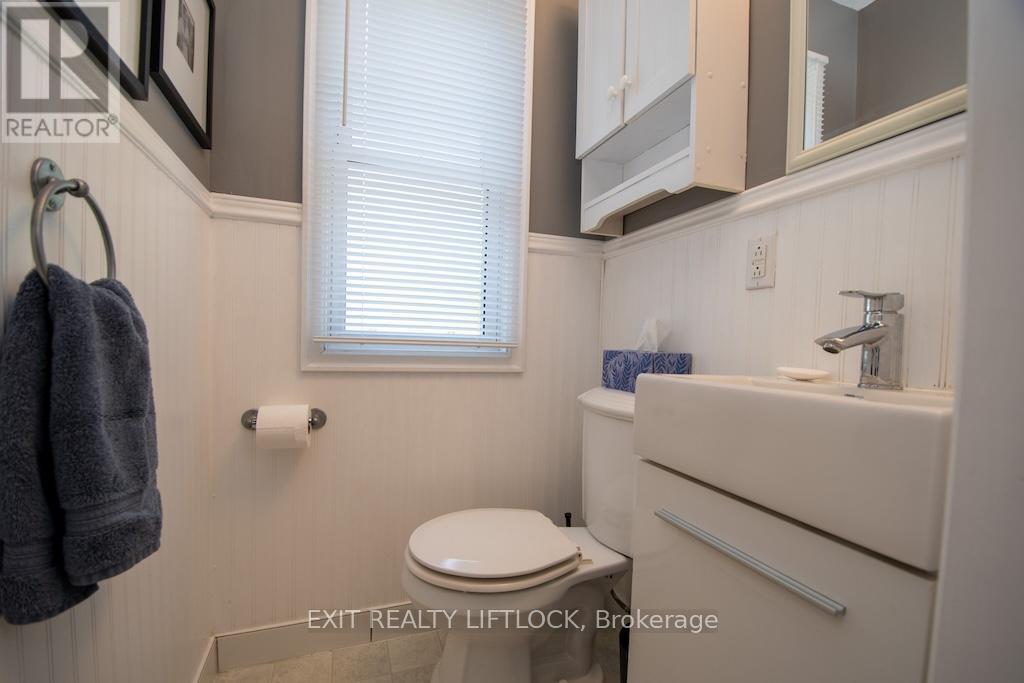 Photo 13 of 26 Victoria Avenue, Peterborough North ON