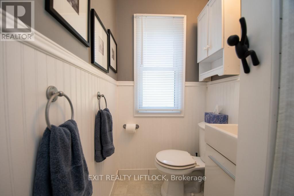 Photo 22 of 26 Victoria Avenue, Peterborough North ON