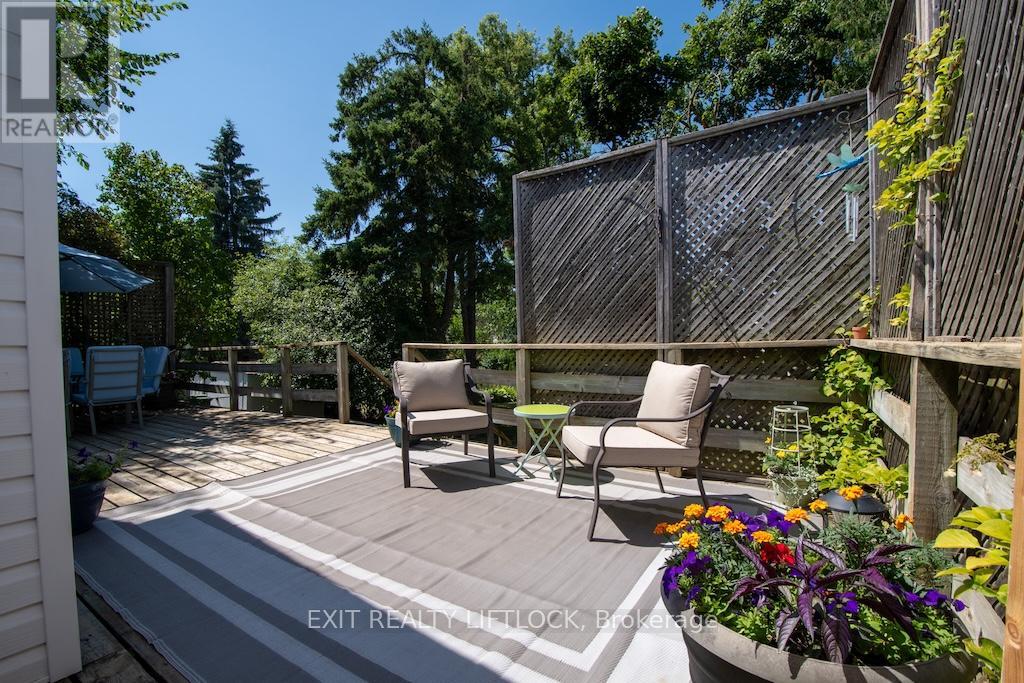 Photo 17 of 26 Victoria Avenue, Peterborough North ON
