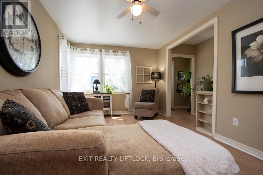 Photo 15 of 26 Victoria Avenue, Peterborough North ON