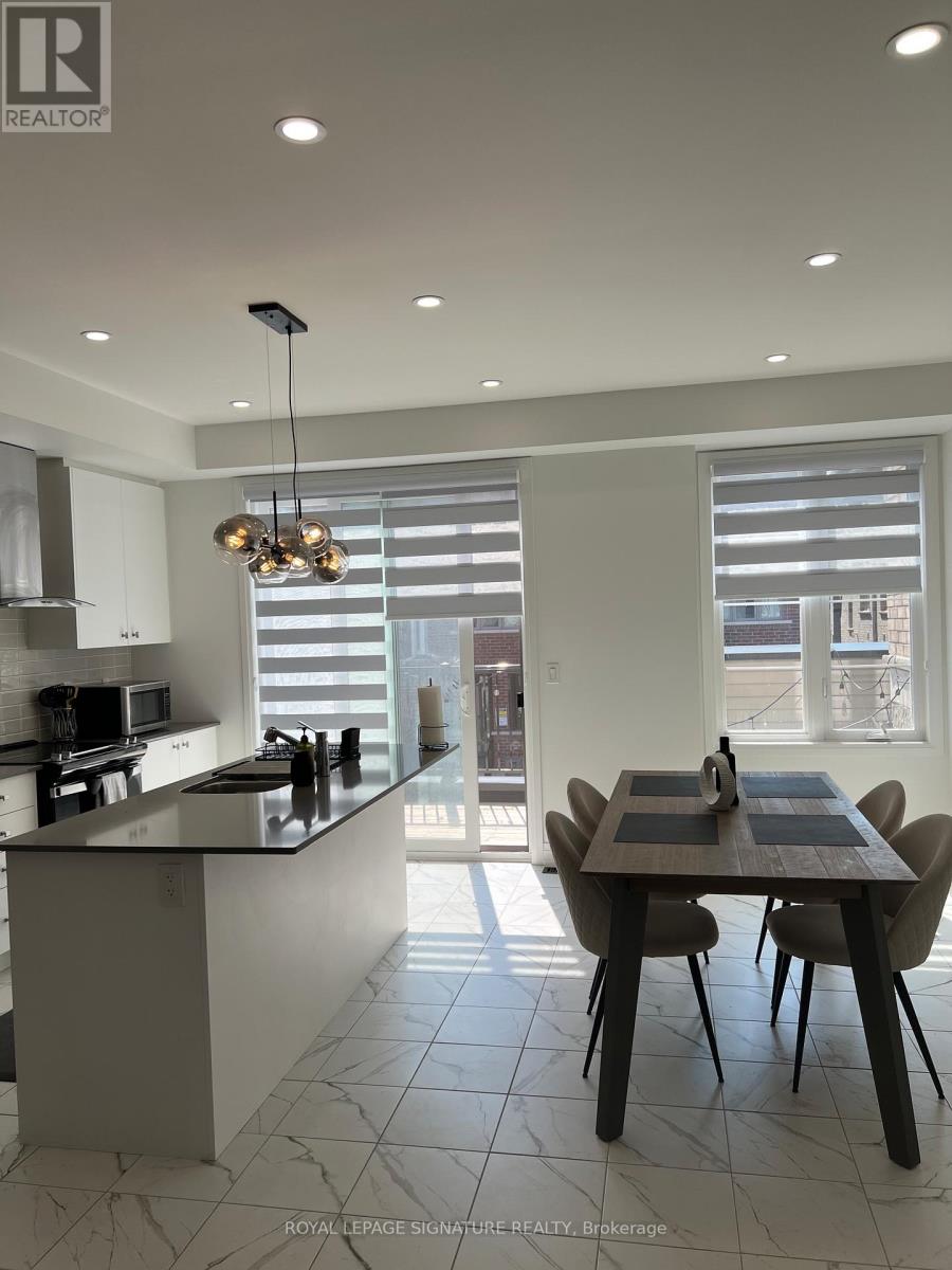 Photo 8 of 72 Waterside Way, Whitby ON
