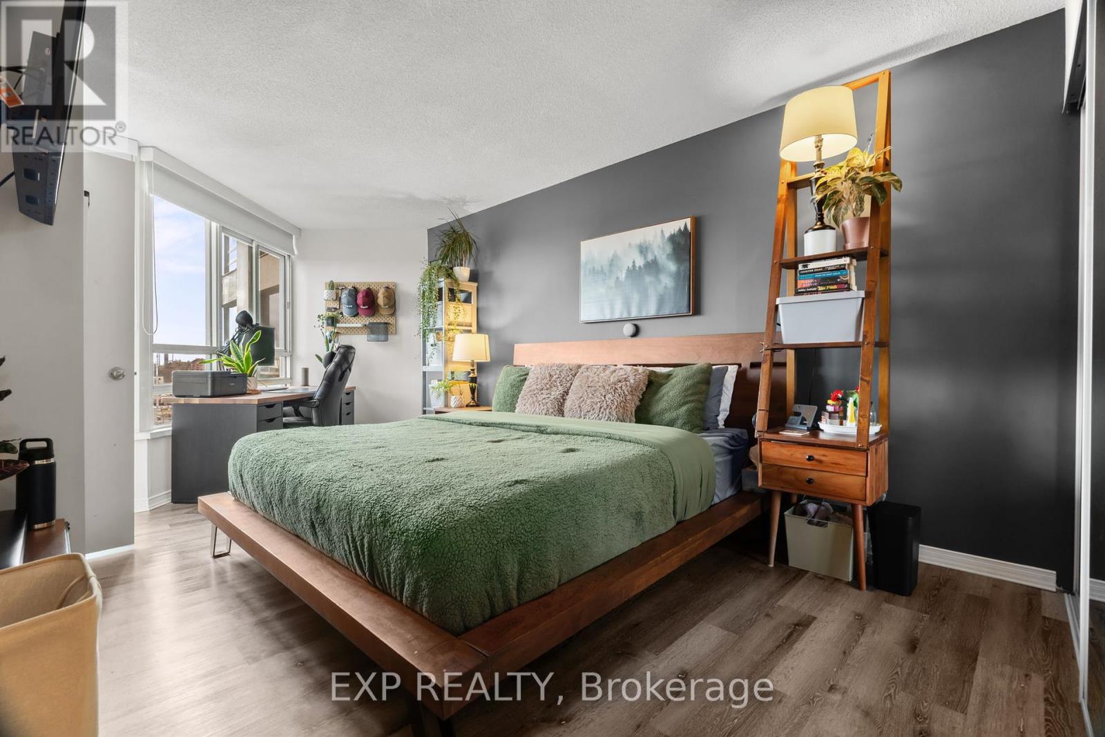 Photo 11 of 706 75 King Street E, Mississauga ON