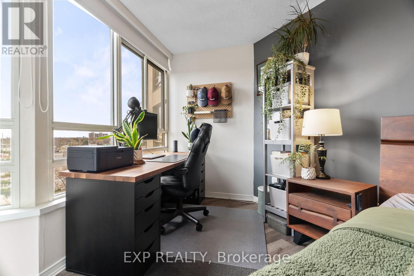 Photo 6 of 706 75 King Street E, Mississauga ON