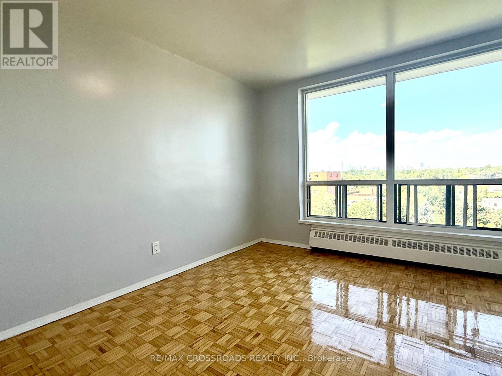 Photo 12 of 801 363 Lakeshore Road E, Mississauga ON