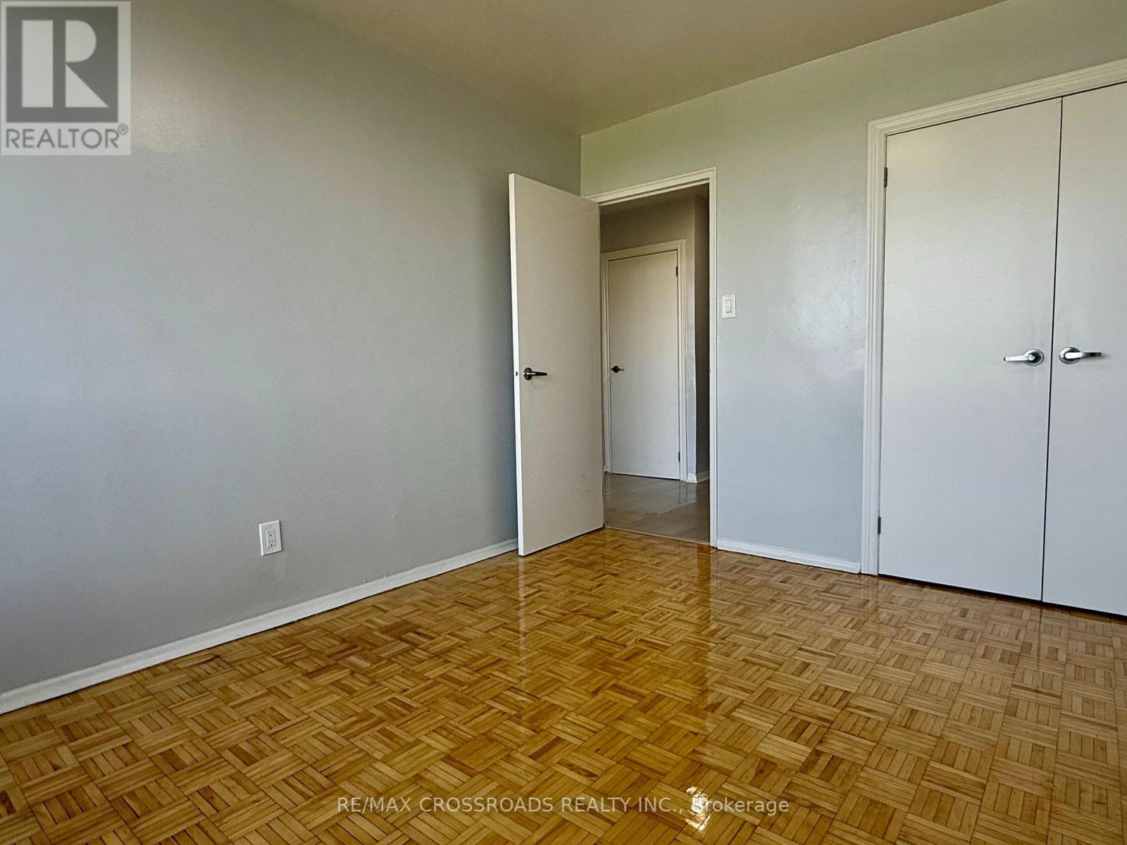Photo 15 of 801 363 Lakeshore Road E, Mississauga ON