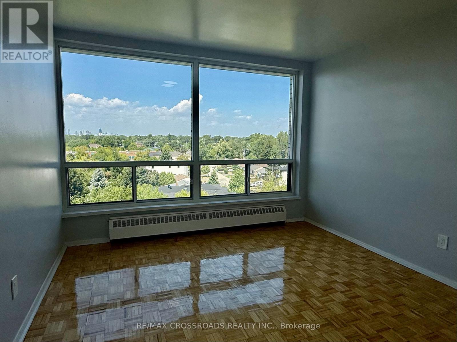 Photo 11 of 801 363 Lakeshore Road E, Mississauga ON