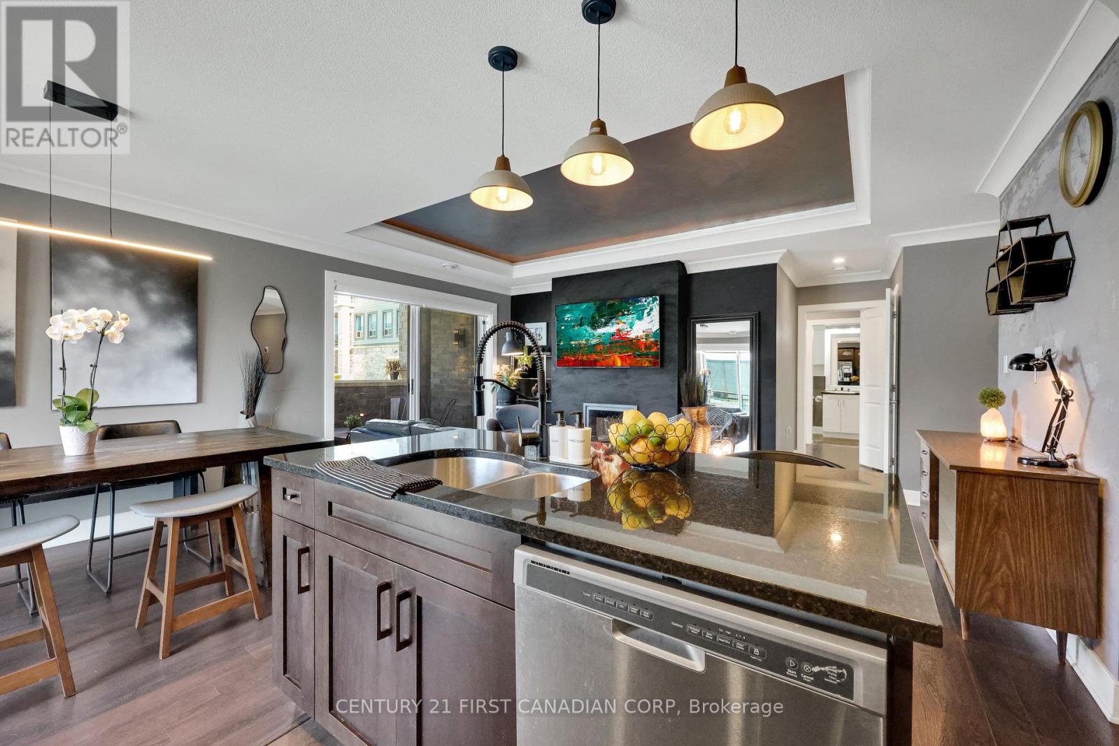Photo 15 of 211 340 Sugarcreek Trail, London North ON