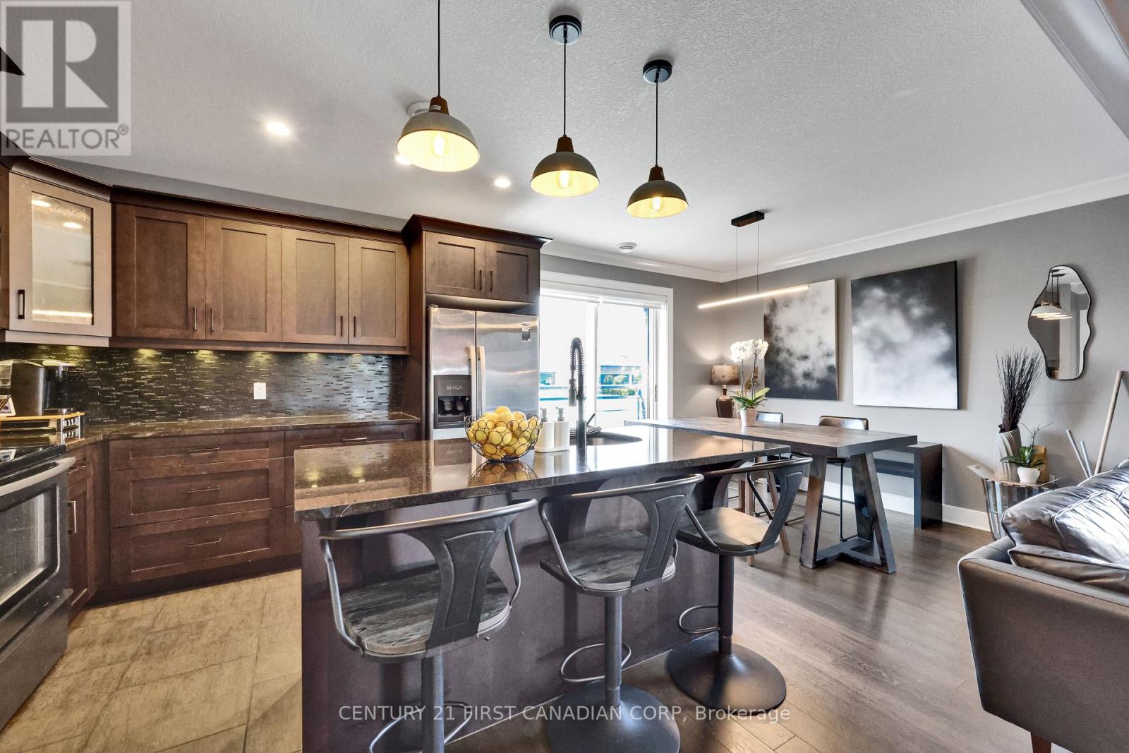 Photo 25 of 211 340 Sugarcreek Trail, London North ON